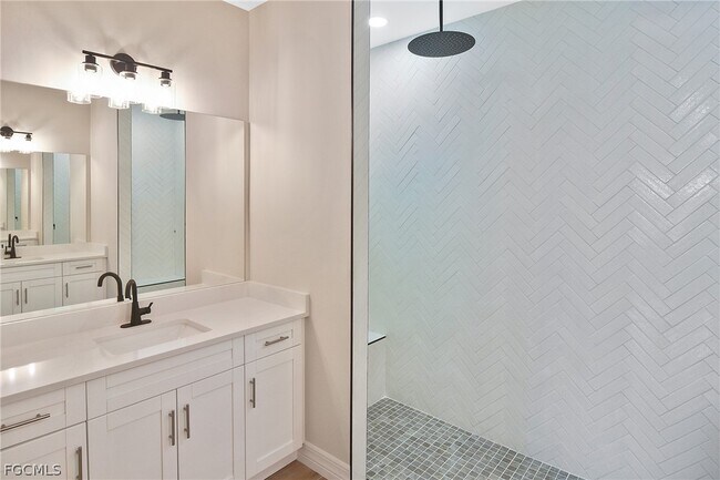 Building Photo - 1906 Northwest 28th Ave