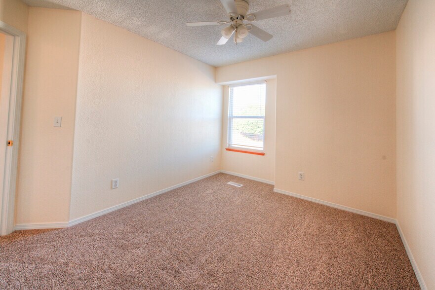 Building Photo - 2875 Richmond Dr