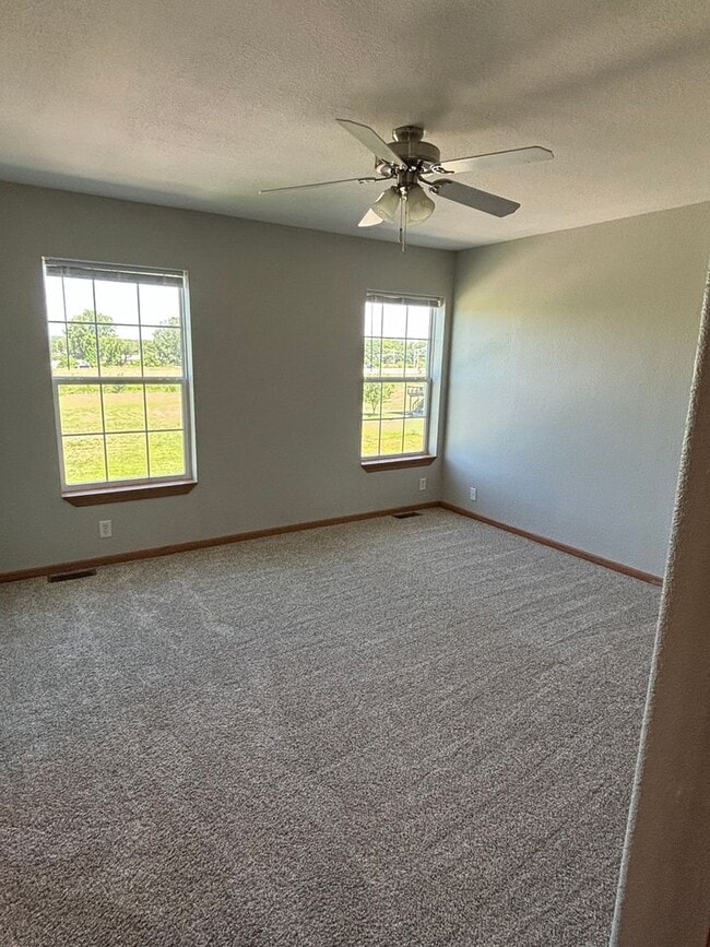 Building Photo - Ogden Triplex