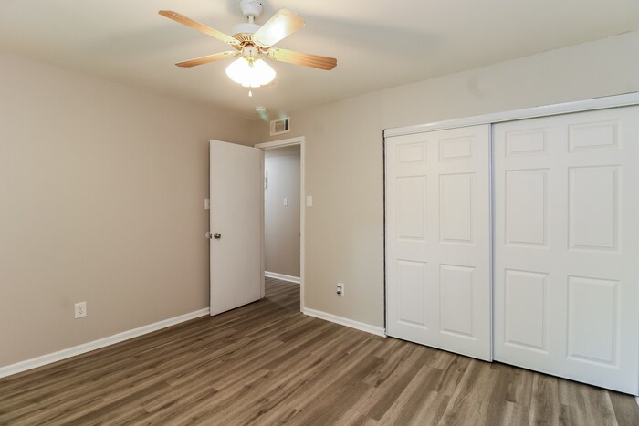 Building Photo - 4201 S Jasmin Ct