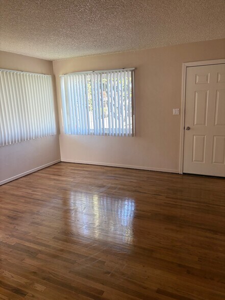 Front Room - 5141 Dailey Ct