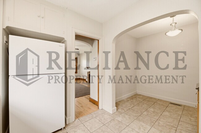 Building Photo - 224 N Minnesota St