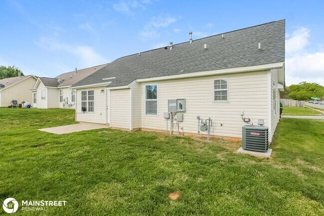 Building Photo - 2340 Buttonbush Ct, Charlotte, NC 28216