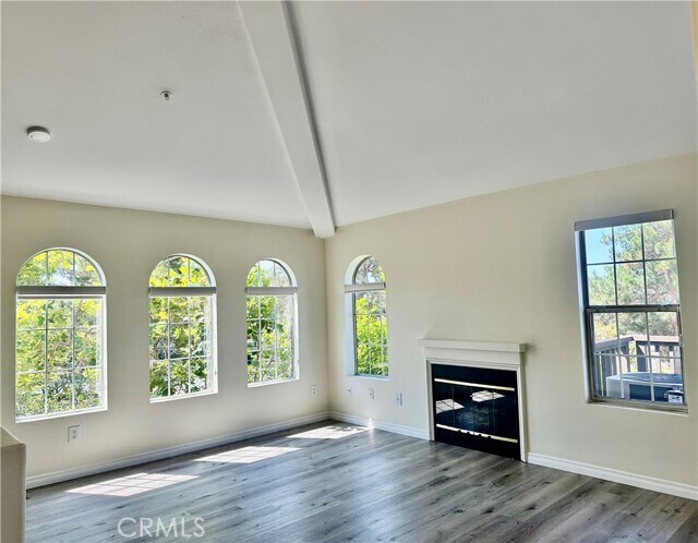 Building Photo - 66 Montana Del Lago Dr