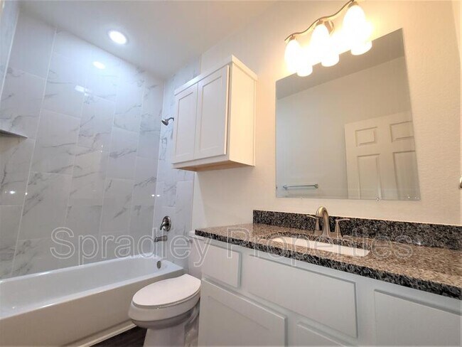 Building Photo - 1024 N Wall St