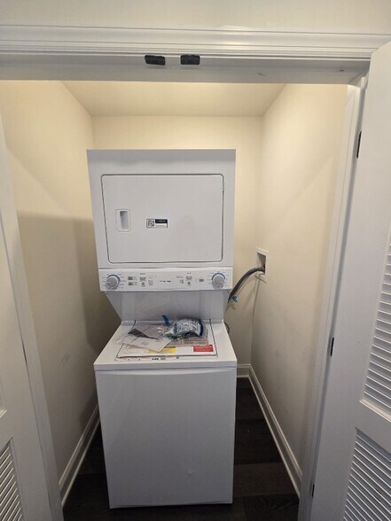 Building Photo - 32 North Ave