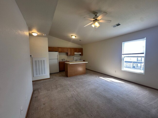 Interior Photo - Main &amp; Veterans Crossing