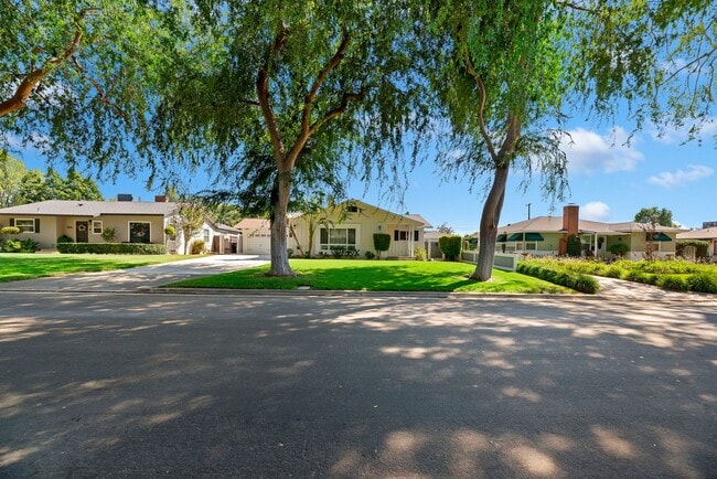 Primary Photo - Stunning Riverside Home for Rent- Solar, E...