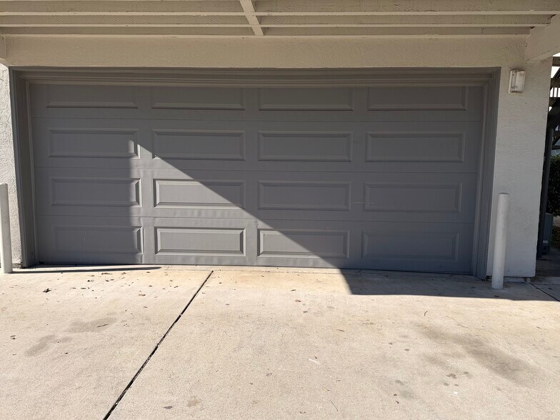 Building Photo - 5532 Spinnaker Dr