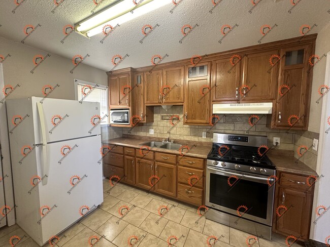Building Photo - One bedroom One bath apartment--Water paid