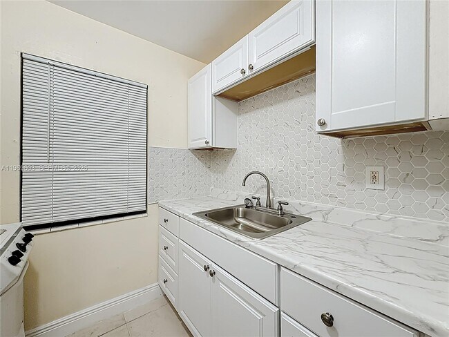 Building Photo - 2335 NE 172nd St