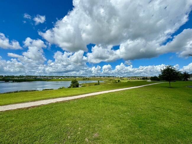 Building Photo - FOR RENT - Fantastic end unit townhouse in...