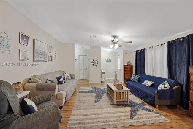 Building Photo - 945 Plantation Rd