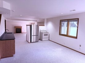 Building Photo - 4721 242nd Ave SE