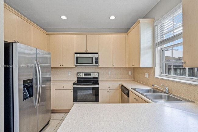 Building Photo - 623 NE 21st Terrace