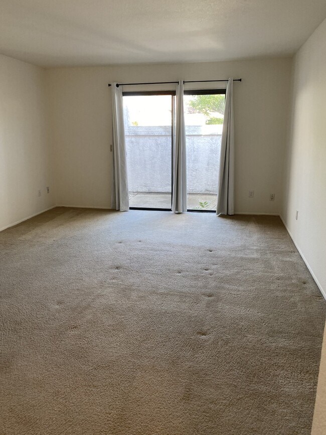 Master bedroom - 15928 Caminito Aire Puro