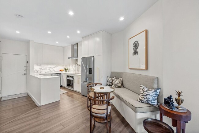 Building Photo - 43-49 van Wagenen Avenue Unit 4A