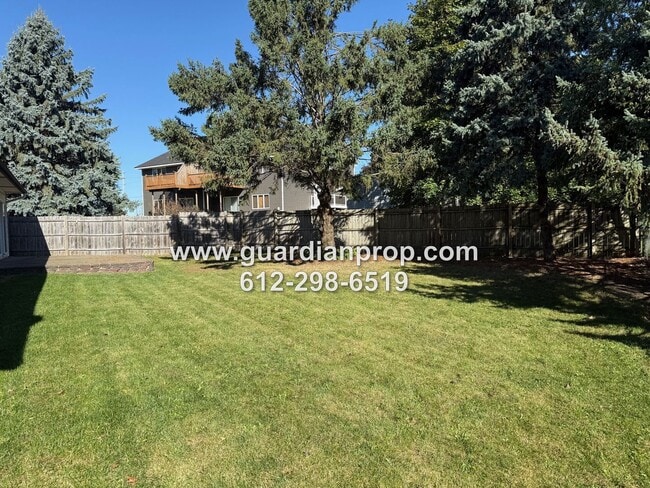 Building Photo - Rambler with Open Floor Plan Available Now...
