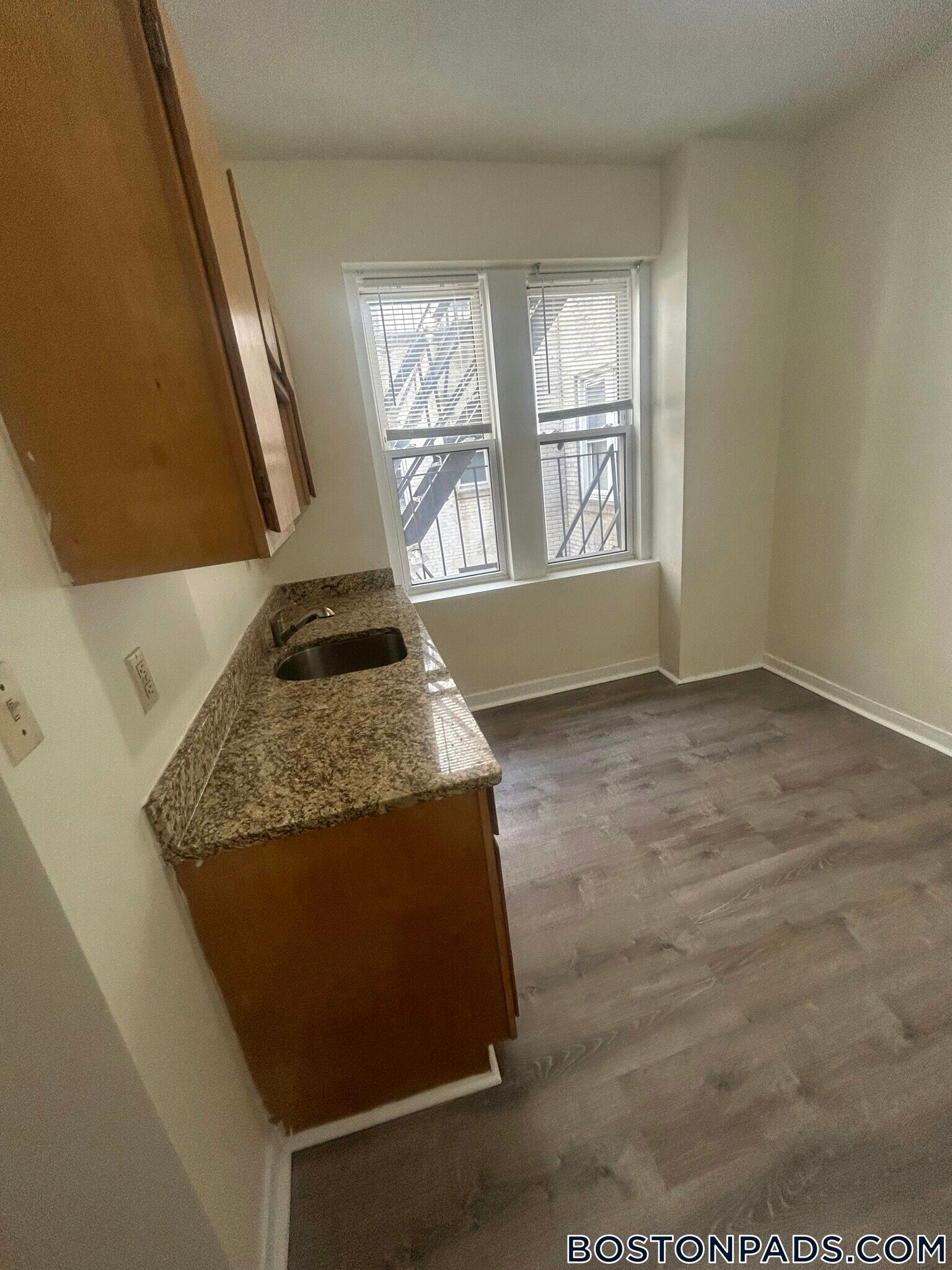 Building Photo - 103 Gordon St