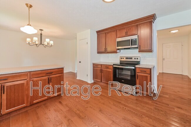 Building Photo - 9608 Clearwater Dr