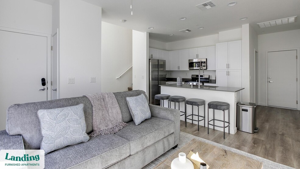 Building Photo - 2705 N Rancho Dr