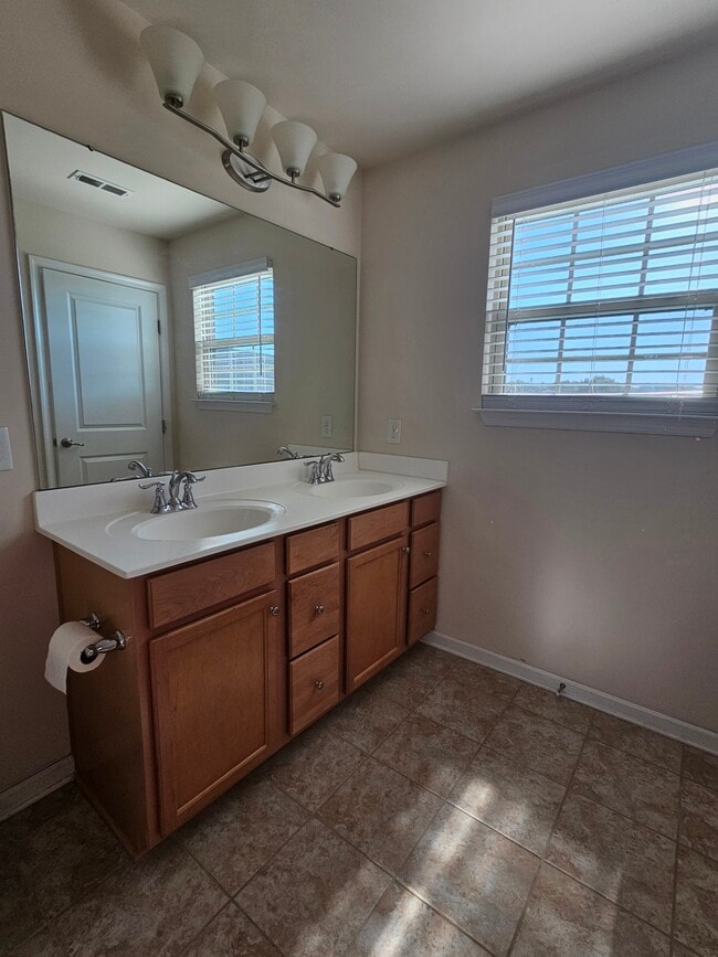 Building Photo - 308 Corday Ln