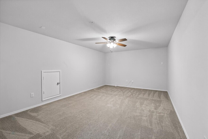 Building Photo - 802 Feldspar Way