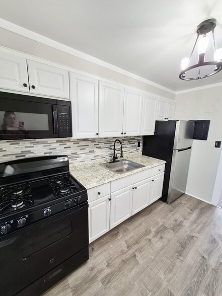 Building Photo - 3243 Floyd Walk