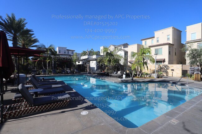 Building Photo - 535 S Motif St