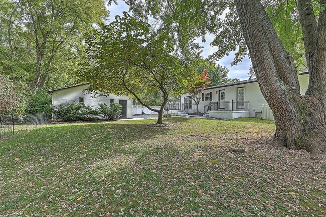 Building Photo - 2708 Schumway Dr