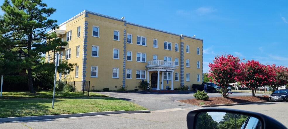 Building Photo - 9641 Norfolk Ave