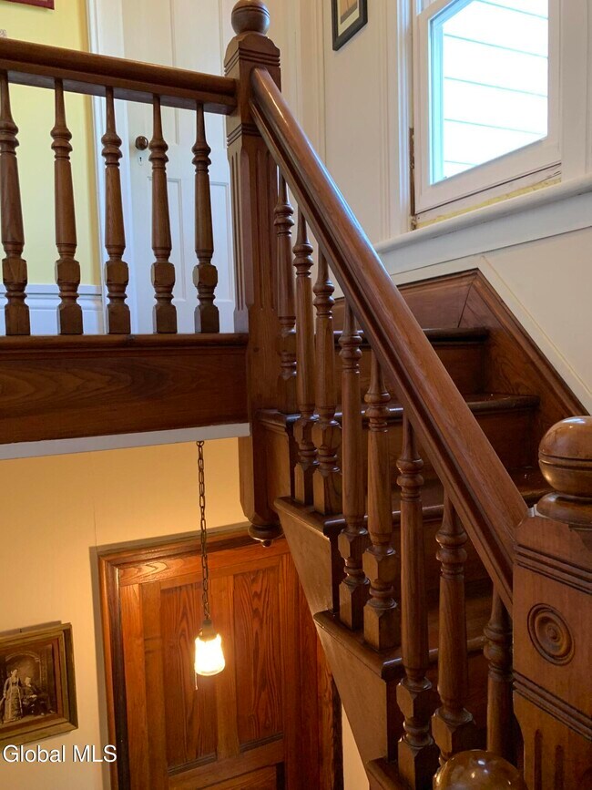 Building Photo - 260 Clark Rd