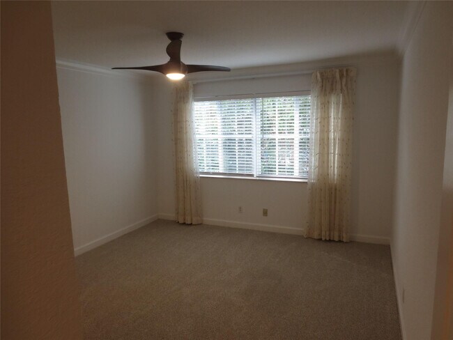 Building Photo - 1515 E Broward Blvd