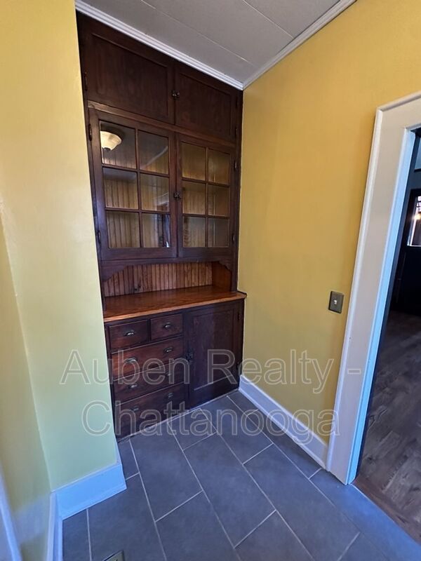 Building Photo - 3211 Montview Dr