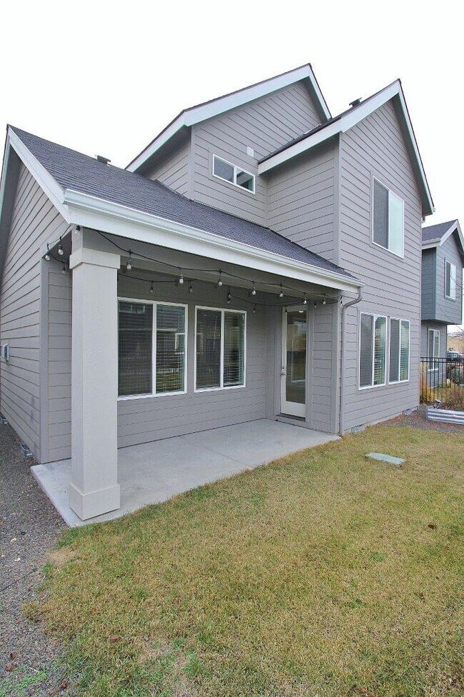 Building Photo - 3468 E Berghan St