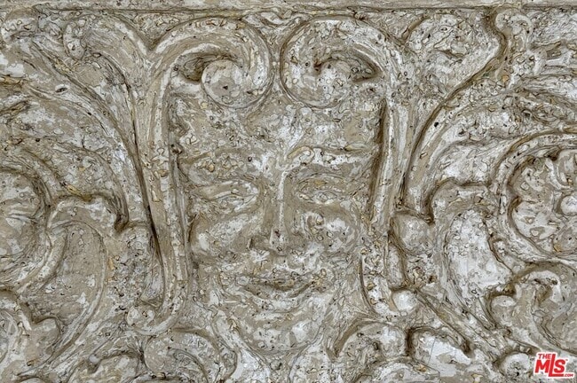 Building Photo - 1302 N Sweetzer Ave