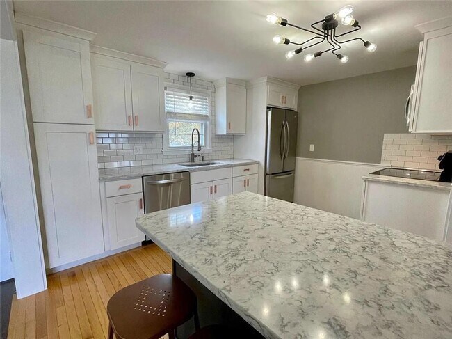 Building Photo - 30 Althea Dr