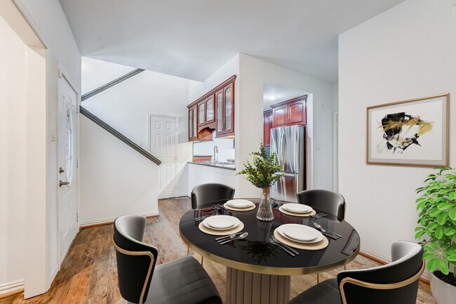 Building Photo - 708 Fowler St