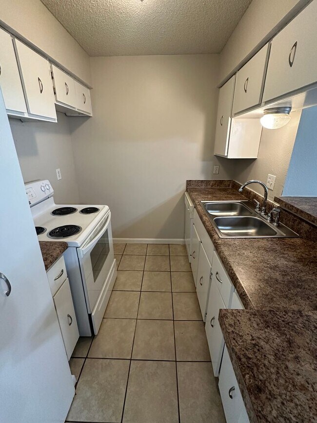 Building Photo - 1BD/1BA Condo located on the Germantown/Memphis Line!