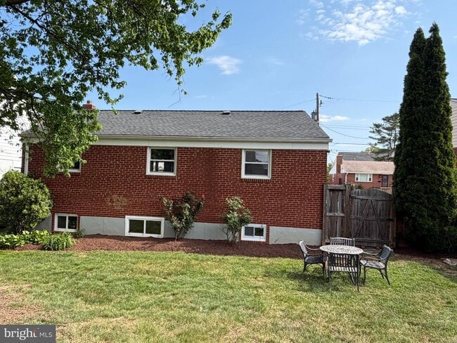 Building Photo - 6408 Winnepeg Rd