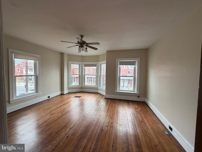 Building Photo - 117 Fairground Ave