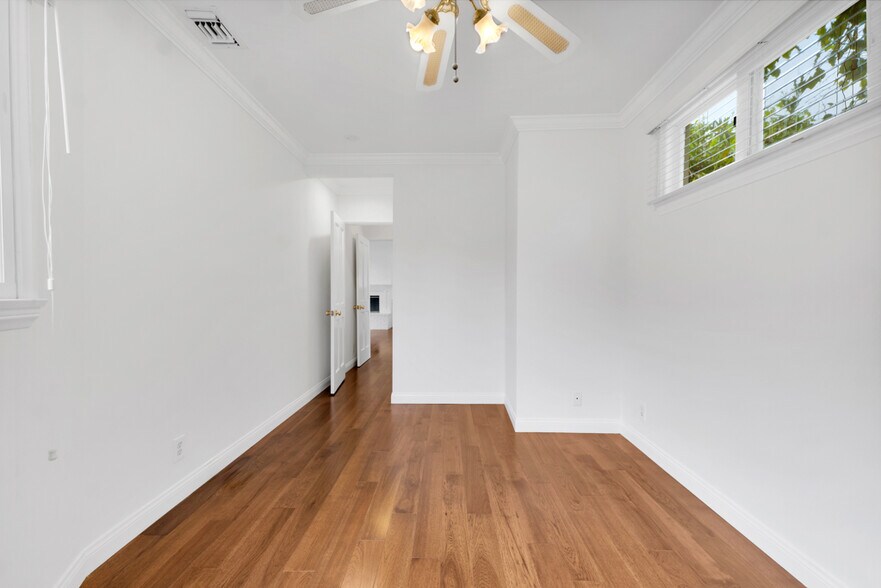 Building Photo - 4722 Forman Ave
