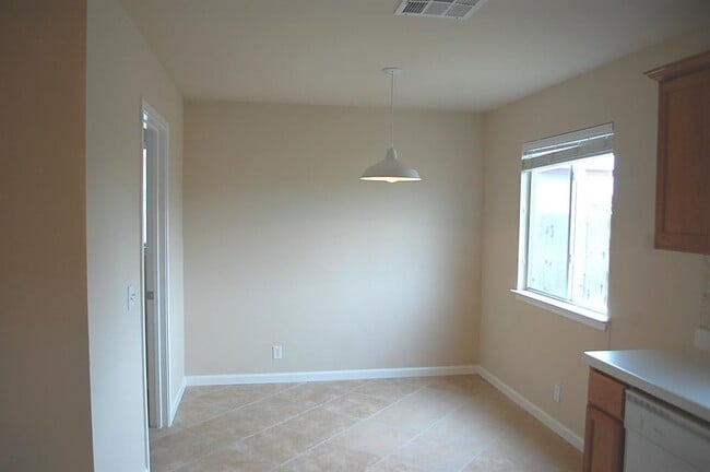Building Photo - 205 Mitchell Dr