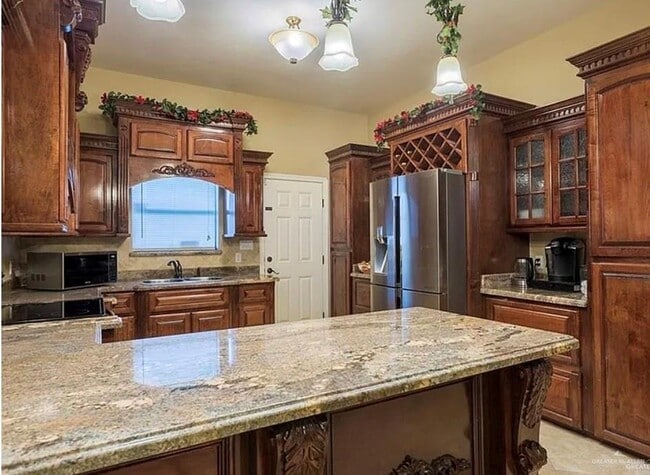 Building Photo - 6 Fairmont Ave