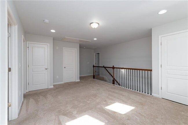 Building Photo - 4758 Highland Ave