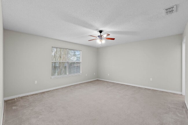 Building Photo - 312 Peggy Dr