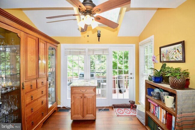 Building Photo - 6153 Summer Park Ln