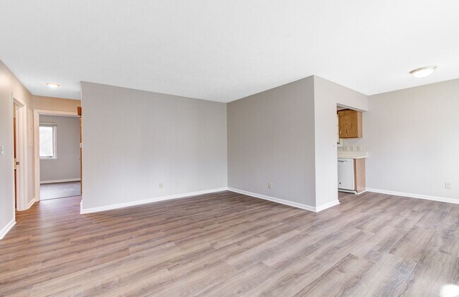 Building Photo - 1104 N Main St