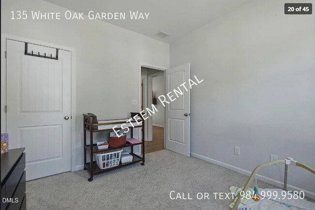 Building Photo - 135 White Oak Gdn Wy