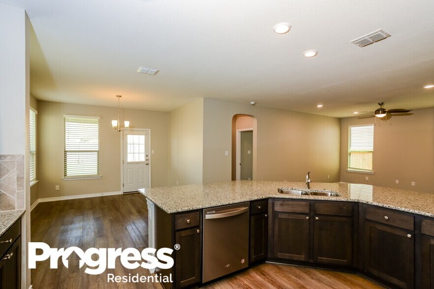 Building Photo - 8208 Victory Cove